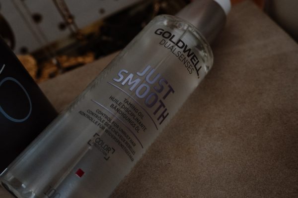 dualsense-just-smooth-taming-oil-goldwell