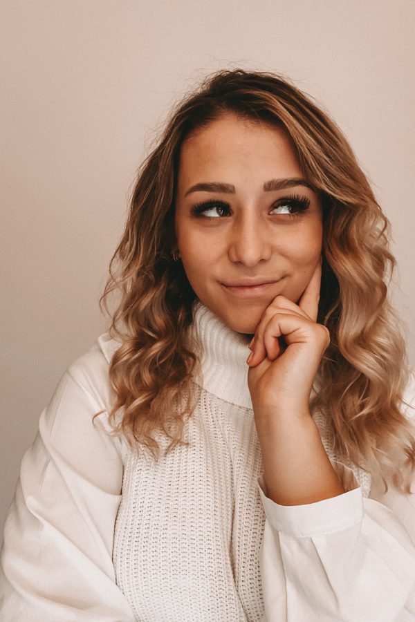 Frisurentrend: Softe Beach Waves mit dem Bademantel